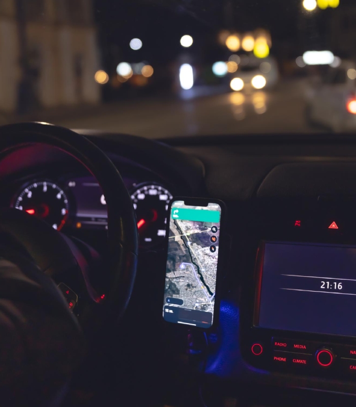 Trajet en taxi de nuit avec itinéraire GPS
